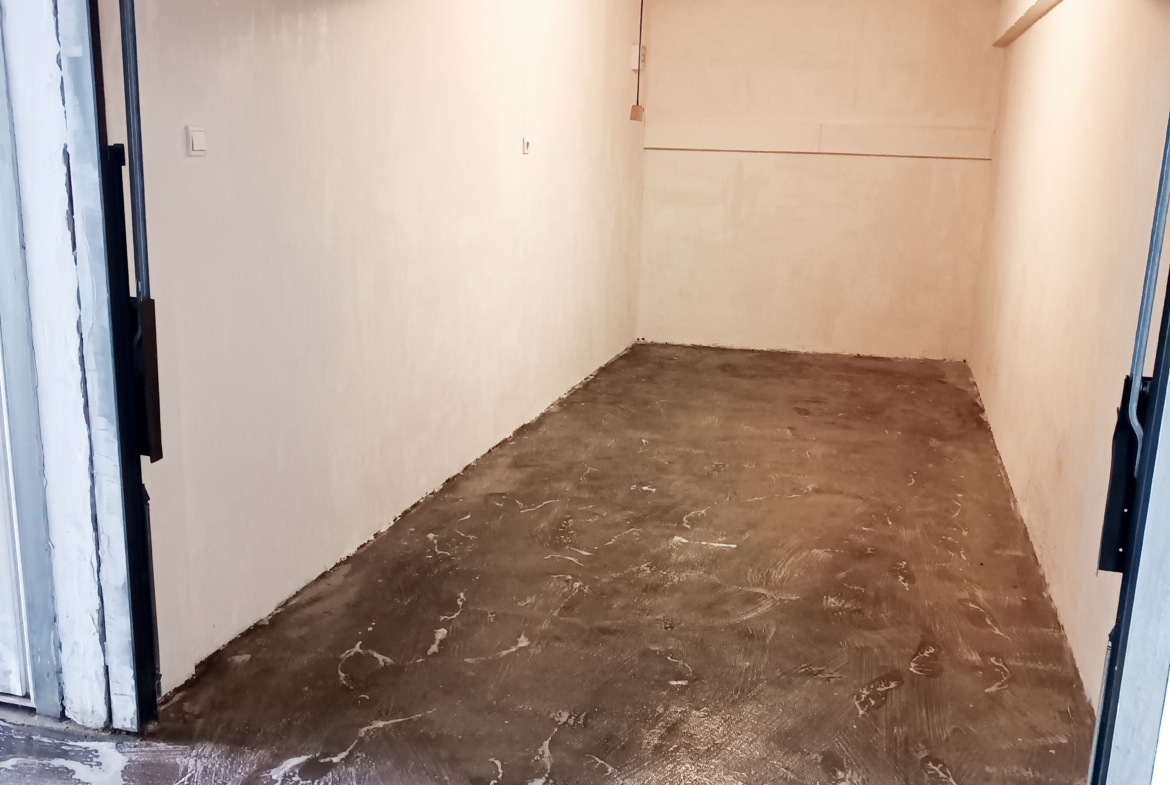 4400 Szabadsag tér garázs