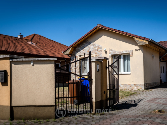 4400 mikecz kalman 02