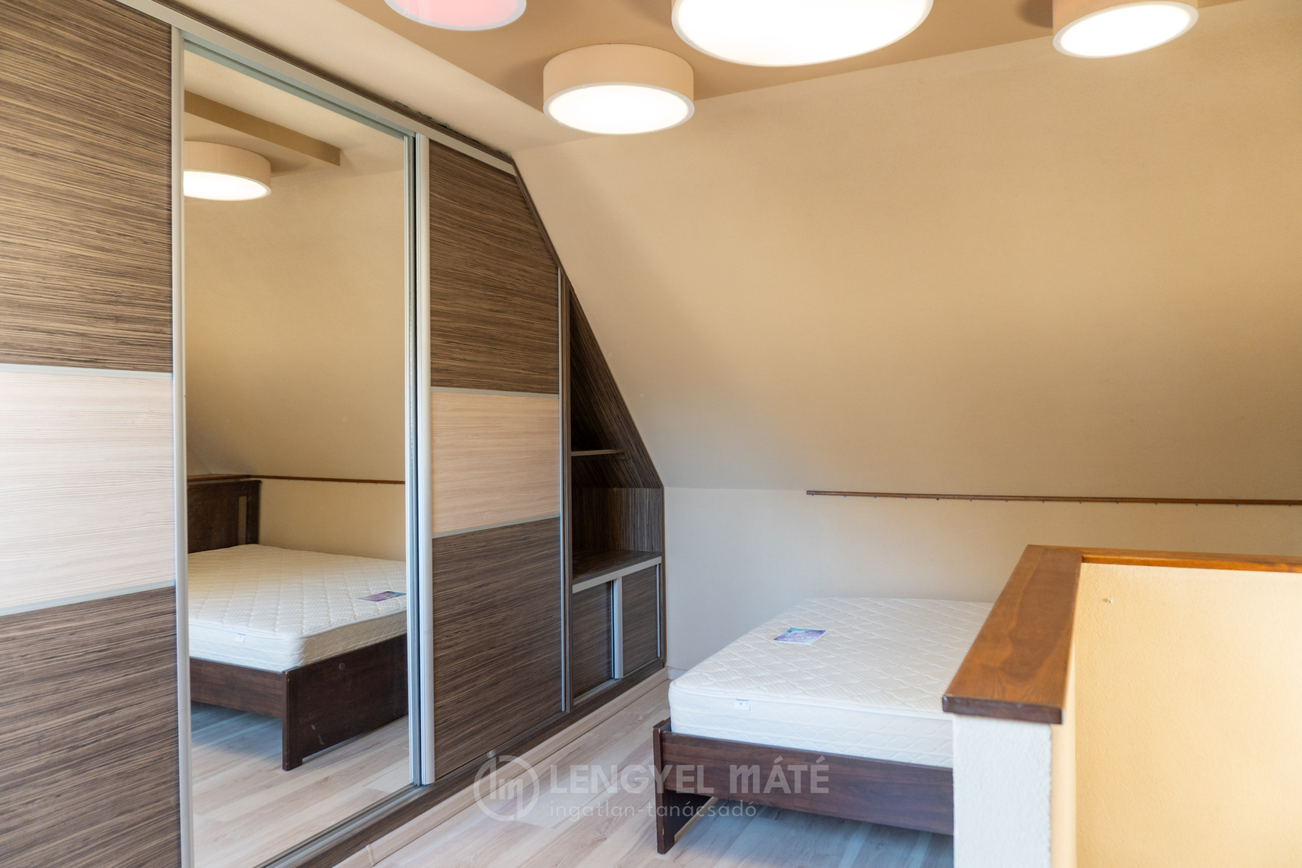 4400 deakferenc ut 12