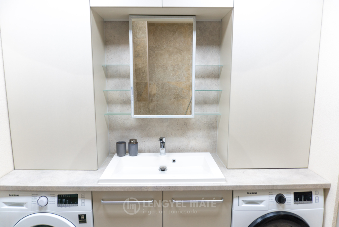 4400 deakferenc ut 8