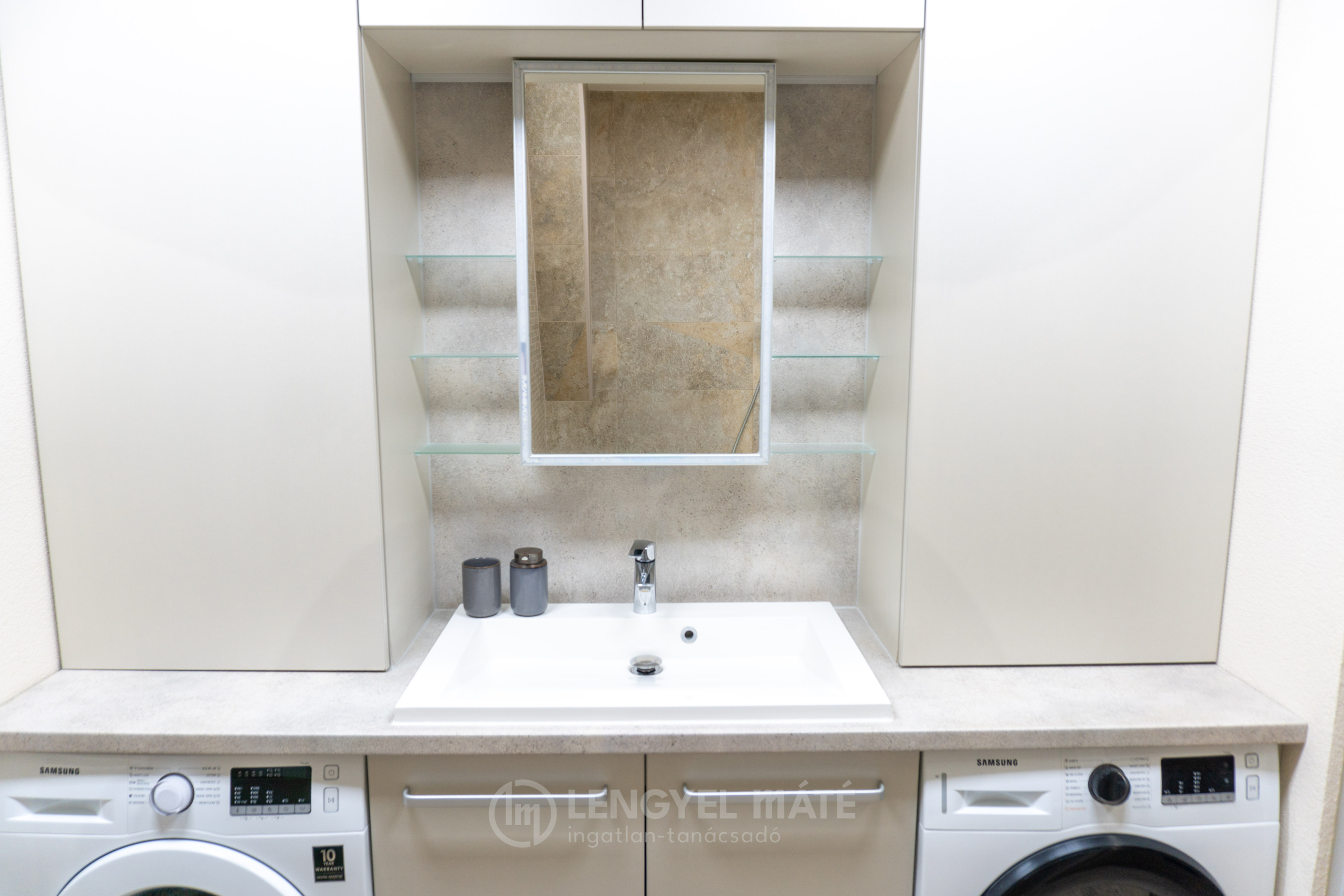 4400 deakferenc ut 8